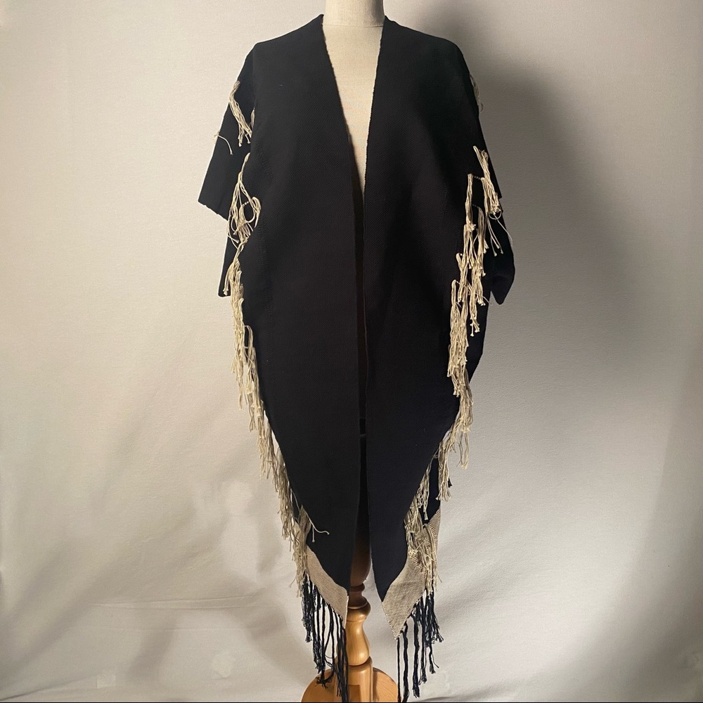 Noir by Night Stevie Cape by Rhiannon Greigo’s Ghost Dancer